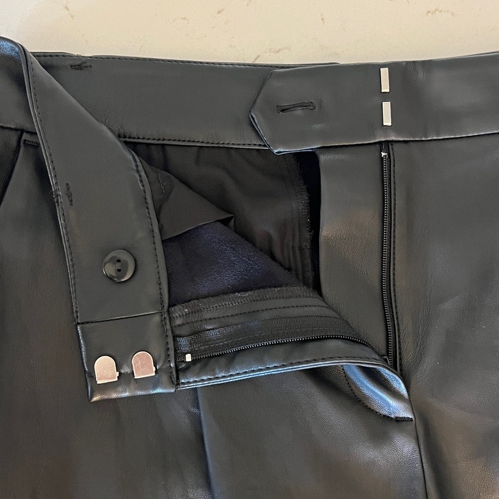 LOFT Faux Leather Pleated Front Pants Petite Size 8P - Picture 7 of 13
